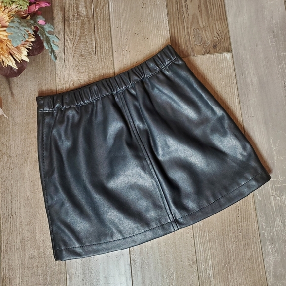 Forever 21 Black Vegan Leather Girls Mini Skirt Size 9/10 NWOT - Picture 12 of 12